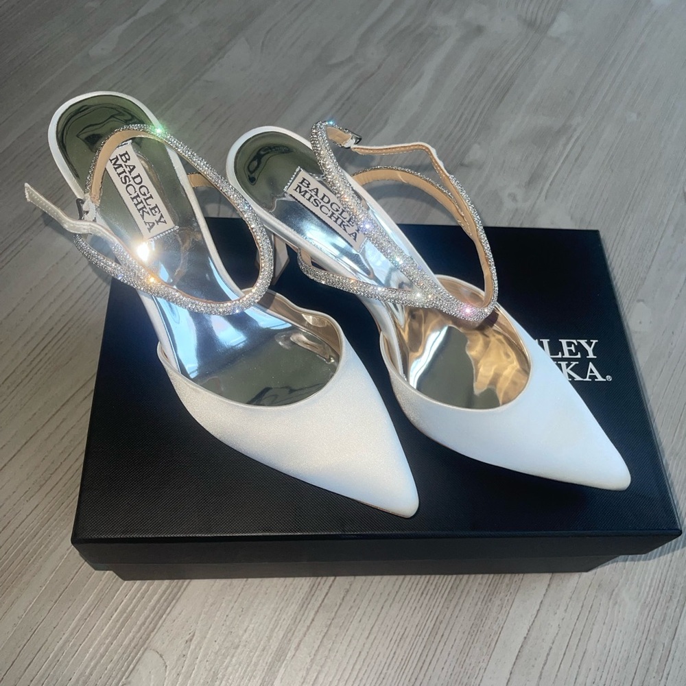 Badgley Mischka White Women's Heels